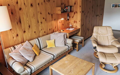 Accommodation:&nbsp;Apt C 032 100.54