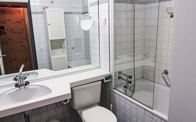 Accommodation:&nbsp;Apt B 032 100.123