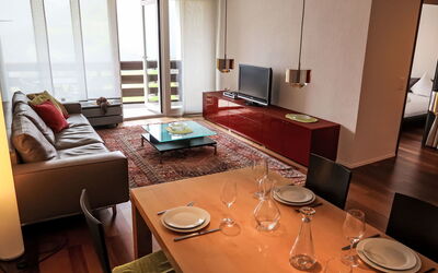 Accommodation:&nbsp;Apt B 096 100.98