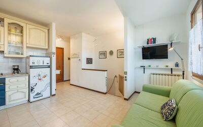 Villaggio 5 Terre 100.10: Interior Design, Flooring, Floor, Furniture, Ceiling, Room, Apartment, Couch, Living Room, Home Appliance