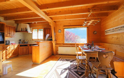 Chalet Zan-Fleuron: Room, Building, Property, Interior Design, Beam, Furniture, House, Floor, Ceiling, Table