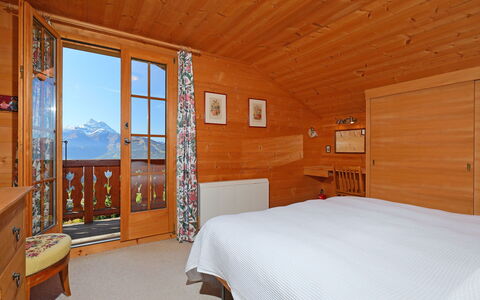 Chalet Zan-Fleuron: Bedroom, Room, Furniture, Bed, Property, Ceiling, Wall, Bed Sheet, Bed Frame, Building