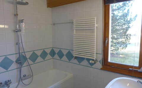 Villars 125: Bathroom, Room, Property, Bathtub, Wall, Tile, Plumbing Fixture, Floor, Tap, Architecture