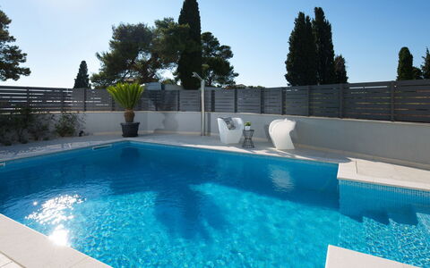 Villa Fasana: Swimming Pool, Property, Leisure, Water, Real Estate, House, Building, Leisure Centre, Vacation, Architecture