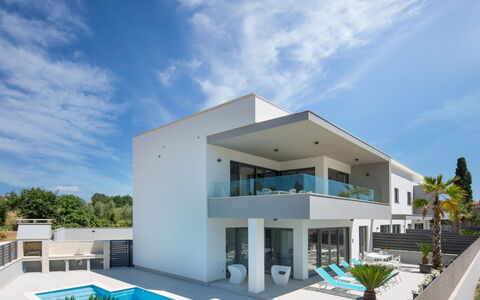 Villa Fasana: Property, House, Building, Architecture, Real Estate, Home, Villa, Facade, Residential Area, Apartment