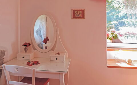 Škalniški: Room, Pink, Interior Design, Property, Wall, Furniture, Bathroom, House, Dresser, Table