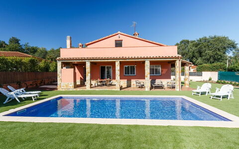 Montverde: Property, House, Swimming Pool, Building, Real Estate, Home, Estate, Villa, Architecture, Mansion