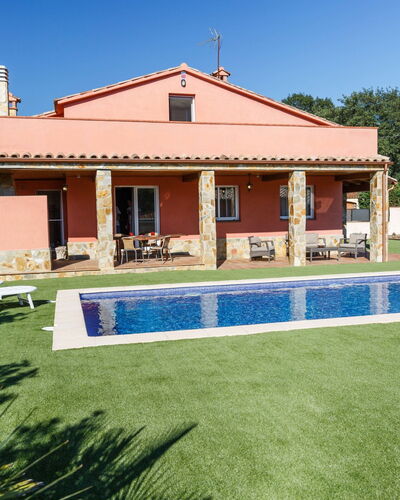 Montverde: Property, House, Building, Home, Real Estate, Villa, Estate, Swimming Pool, Grass, Architecture