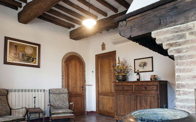 Accommodation:&nbsp;402