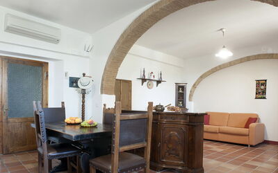Accommodation:&nbsp;401