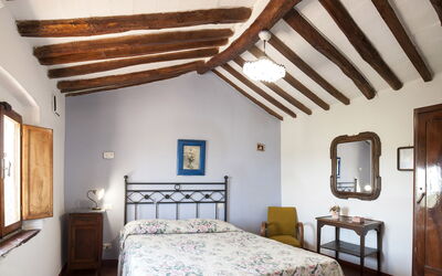 Accommodation:&nbsp;403