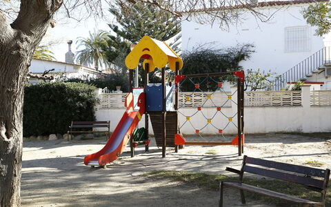 Calderon de la Barca: Public Space, Playground, Outdoor Play Equipment, Human Settlement, Playground Slide, Recreation, Tree, City, Fun, Leisure