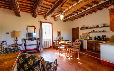 Gelso: Wood, Interior Design, Table, Architecture, Picture Frame, Floor, Flooring, Living Room, Hardwood, Real Estate