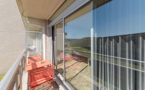 Bredene 600: Property, Real Estate, Architecture, Wall, Building, House, Window, Balcony, Interior Design, Facade