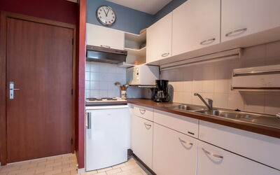Accommodation:&nbsp;Studio 502 with Parking 610.3