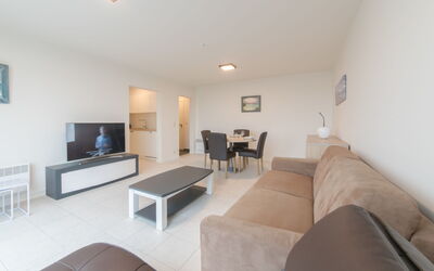 Accommodation:&nbsp;Seaview 4 with Parking 610.5