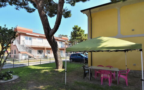 Rosolina Mare 500: Residential Area, Home, Shade, Yard, Estate, Hacienda, Backyard, Balcony, Fence