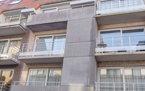 Bredene 715: Property, Building, Window, Urban Design, Condominium, Neighbourhood, Tower Block, Residential Area, Material Property