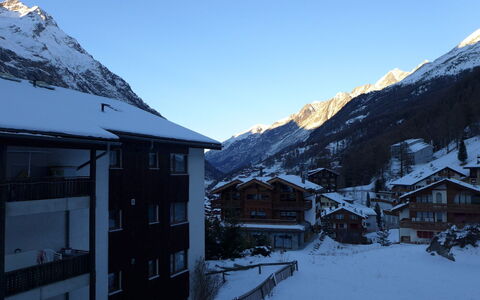 Haus Rollin: Mountainous Landforms, Mountain, Snow, Mountain Range, Winter, Sky, Alps, Hill Station, Wilderness, Mountain Village