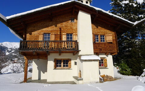 Chistiala Dadens: House, Property, Winter, Snow, Home, Building, Real Estate, Roof, Cottage, Sky