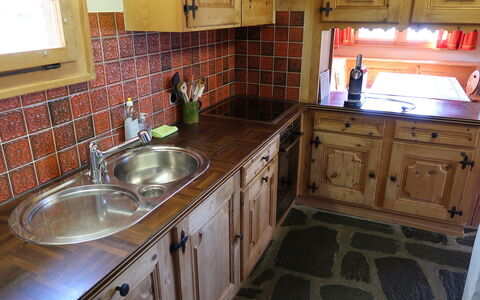 Chistiala Dadens: Brown, Cabinetry, Kitchen Sink, Countertop, Furniture, Property, Tap, Sink, Plumbing Fixture, Kitchen