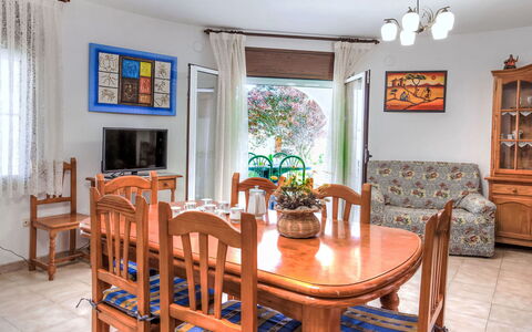 Villa Mar: Furniture, Interior Design, Flooring, Ceiling, Floor, Room, Home, Chair, Kitchen & Dining Room Table, Dining Room
