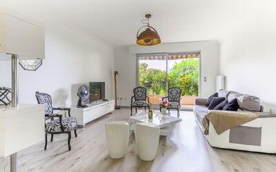 Les Balcons D'Eze 100.3: Property, Water, Sky, Interior Design, Building, Swimming Pool, Leisure, Shade, Tree, Condominium