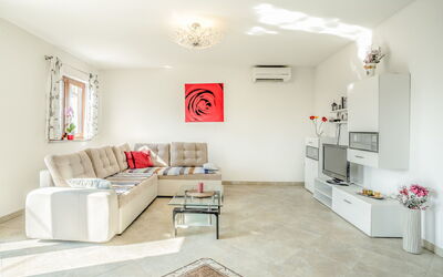 Accommodation:&nbsp;Ulika 103.1