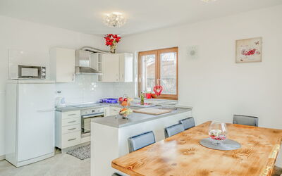 Accommodation:&nbsp;Ulika 103.1