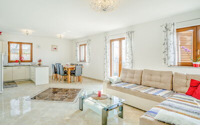 Accommodation:&nbsp;Ulika 103.1