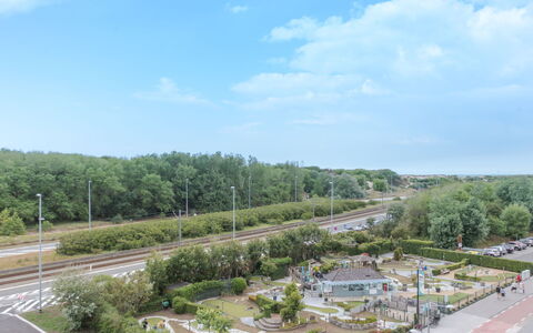 Bredene 500: Cloud, Sky, Daytime, Plant, Road Surface, Tree, Asphalt, Land Lot, Urban Design, Thoroughfare