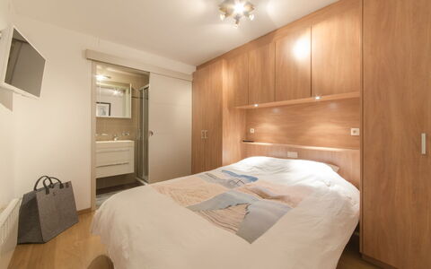 Bredene 500: Furniture, Property, Comfort, Building, Cabinetry, Wood, Bed, Lighting, Bed Frame, Floor