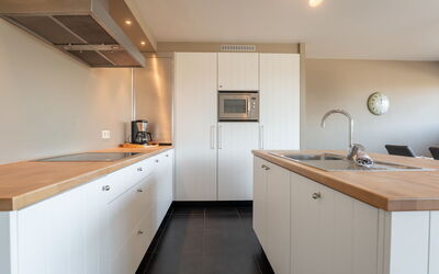 Accommodation:&nbsp;Albatros with Parking 500.3
