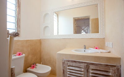 Accommodation:&nbsp;House 10