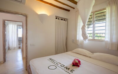 Accommodation:&nbsp;House 8