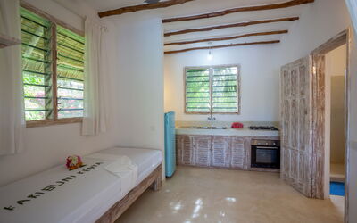 Accommodation:&nbsp;House 8