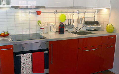 Chesa Rossa: Countertop, Kitchen, Cabinetry, Room, Furniture, Property, Major Appliance, Kitchen Stove, Interior Design, Home Appliance