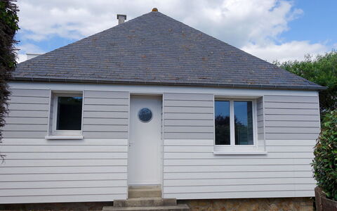 Kermahé: House, Property, Home, Roof, Siding, Cottage, Building, Shed, Real Estate, Window