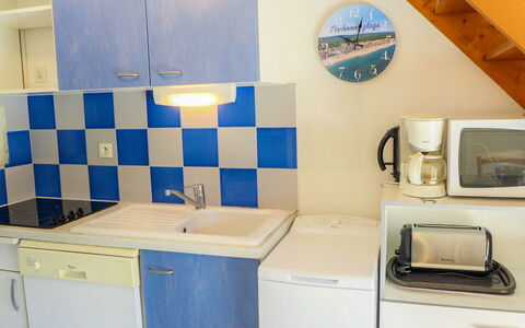 Plein Sud: Kitchen Sink, Tap, Property, Cabinetry, Furniture, Sink, White, Countertop, Kitchen, Plumbing Fixture