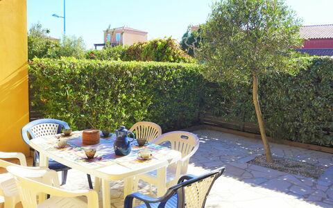Plein Sud: Sky, Plant, Table, Furniture, Property, Chair, Azure, Outdoor Furniture, Tableware, Outdoor Table