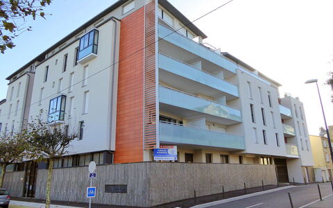 Les Allées du Port: Architecture, Building, Property, Neighbourhood, Residential Area, House, Facade, Mixed-Use, Wall, Real Estate
