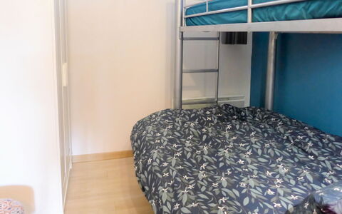 Les Jardins du Vidourle: Bed, Bedroom, Room, Furniture, Property, Bed Frame, Wall, Bed Sheet, Building, Floor