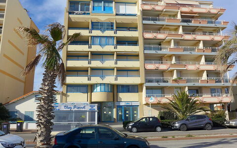 Marianne: Building, Residential Area, Apartment, Property, Neighbourhood, Condominium, Architecture, Mixed-Use, Real Estate, House