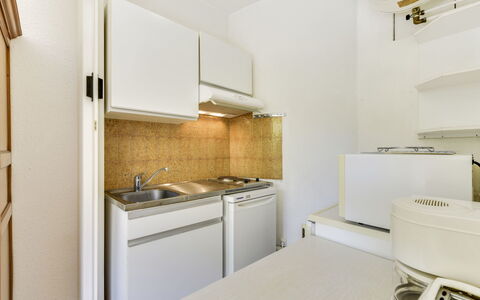 Accommodation:&nbsp;Antares 264.2