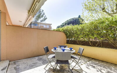 Accommodation:&nbsp;Antares 264.2