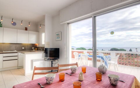 Accommodation:&nbsp;Riva Bella 505.3