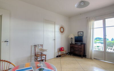 Accommodation:&nbsp;Riva Bella 505.1