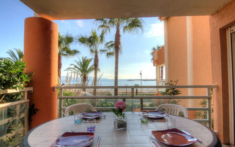 Cavalaire 651: Property, Room, Building, Real Estate, House, Interior Design, Architecture, Table, Furniture, Balcony
