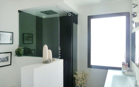 Les Oliviers: Building, Plant, Plumbing Fixture, Tap, Sink, Mirror, Interior Design, Bathroom, Floor, Wood
