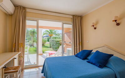 Accommodation:&nbsp;Les Rivages des Issambres 120.5